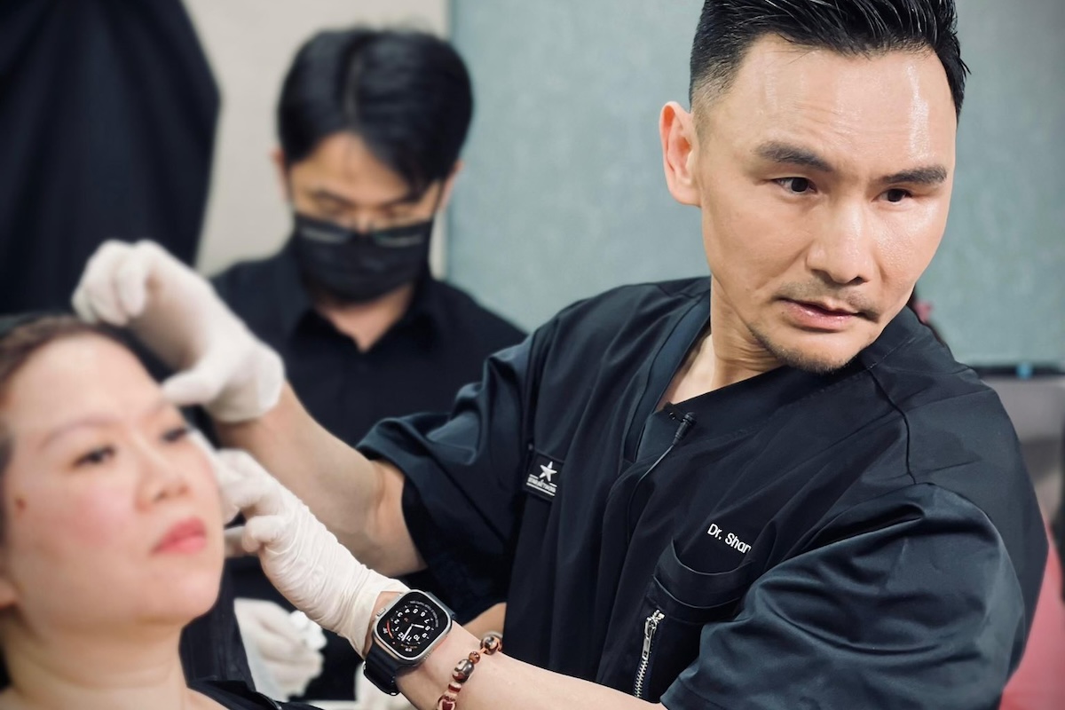 林上立醫師從2019年開始，每年受邀AMWC Asia世界美容醫學高峰會演講分享